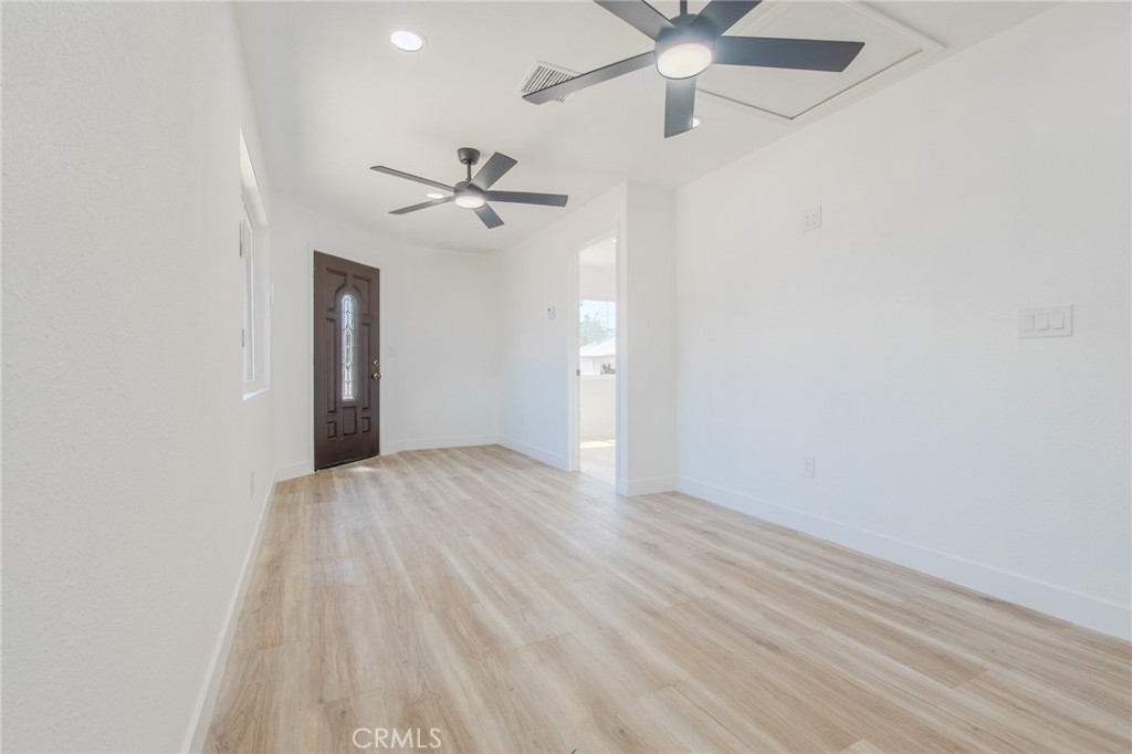 957 Center Street Riverside, CA 92507 - Photo 11 of 45