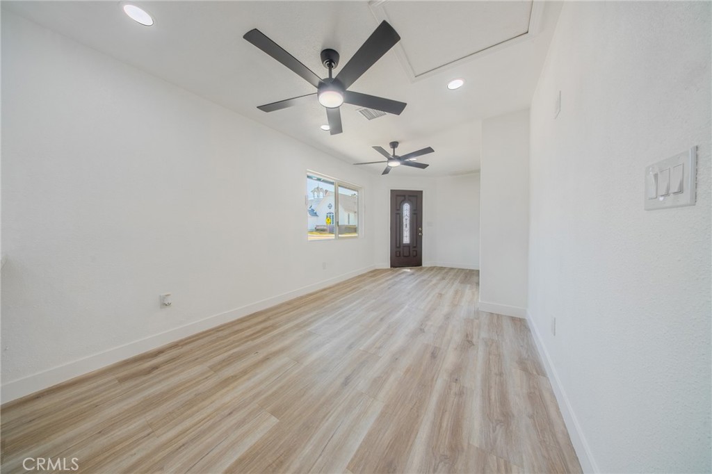 957 Center Street Riverside, CA 92507 - Photo 18 of 45