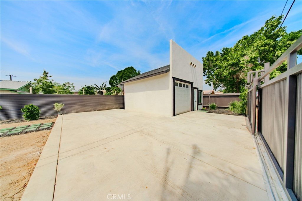 957 Center Street Riverside, CA 92507 - Photo 25 of 45