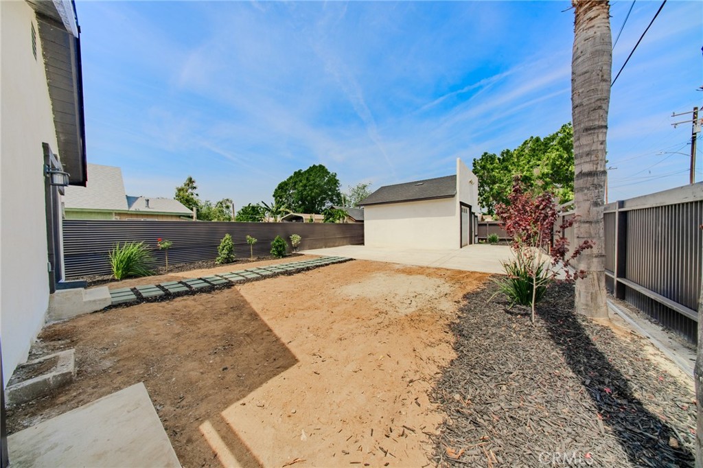 957 Center Street Riverside, CA 92507 - Photo 26 of 45