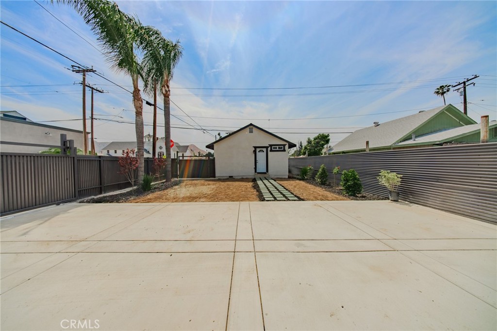 957 Center Street Riverside, CA 92507 - Photo 27 of 45