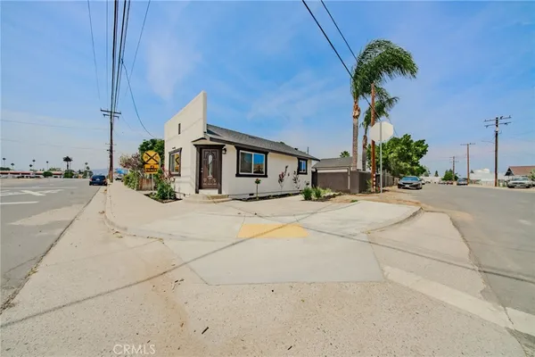$429,900 | 957 Center Street, Riverside, CA 92507