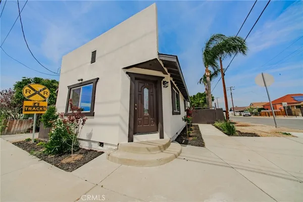 $429,900 | 957 Center Street, Riverside, CA 92507