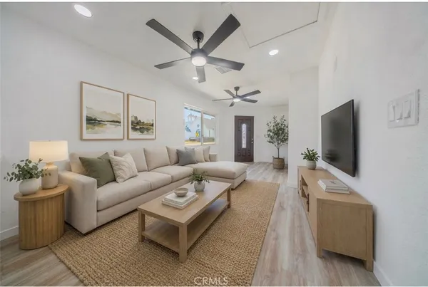 $429,900 | 957 Center Street, Riverside, CA 92507