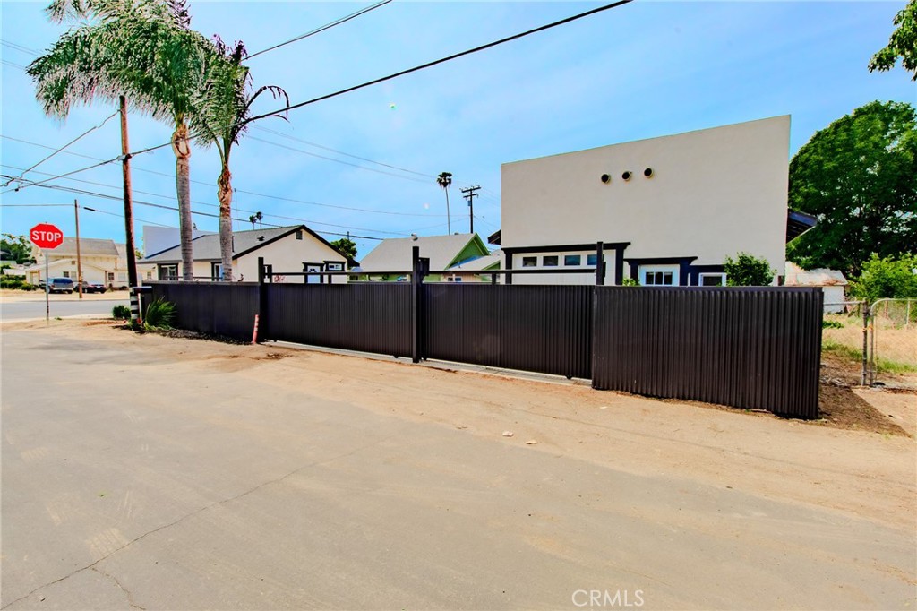 957 Center Street Riverside, CA 92507 - Photo 34 of 45