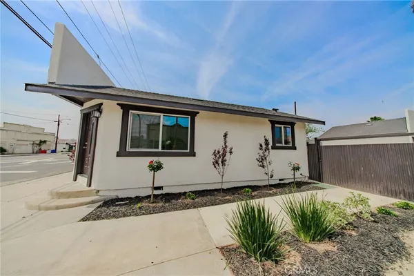 $429,900 | 957 Center Street, Riverside, CA 92507