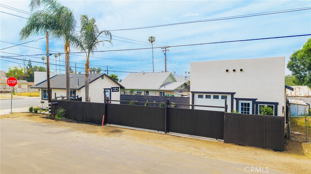 957 Center Street Riverside, CA 92507 - Photo 36 of 45