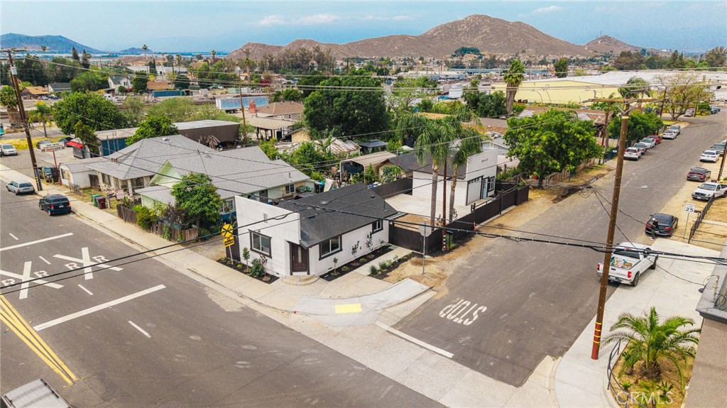 957 Center Street Riverside, CA 92507 - Photo 42 of 45