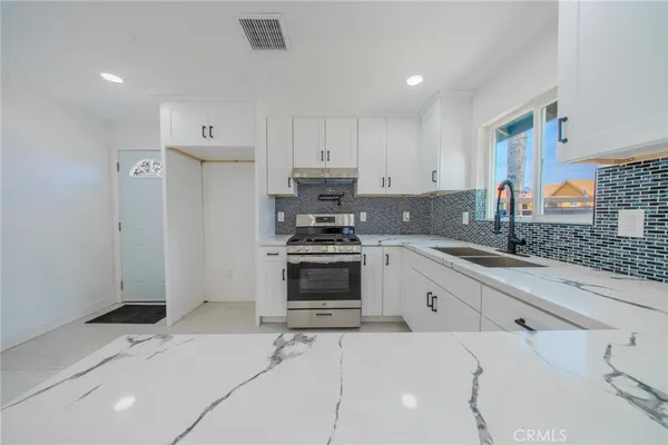 $429,900 | 957 Center Street, Riverside, CA 92507