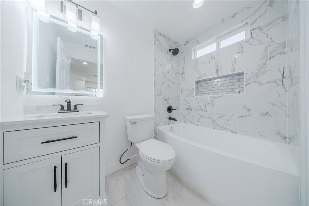 957 Center Street Riverside, CA 92507 - Photo 6 of 45