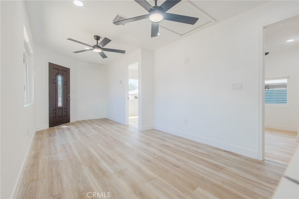 957 Center Street Riverside, CA 92507 - Photo 9 of 45