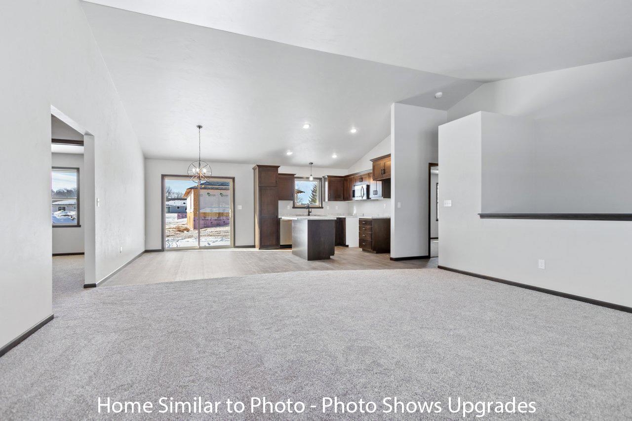 929 Constellation Way Marinette, WI 54143 - Photo 4 of 26