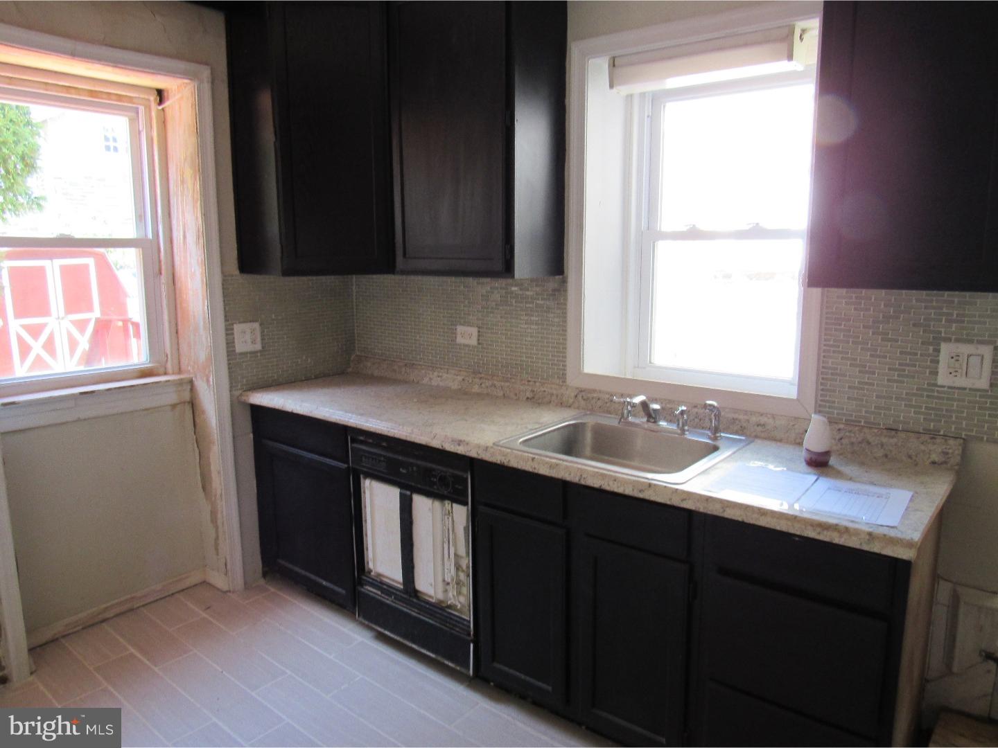 7228 Hilltop Road Upper Darby, PA 19082 - Photo 11 of 22