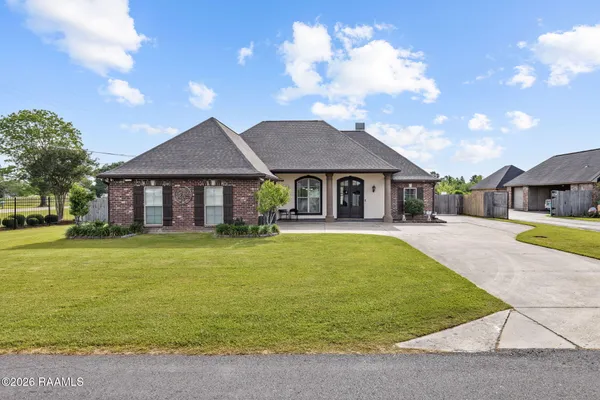 $325,000 | 109 Grand Lake Drive, Arnaudville, LA 70512