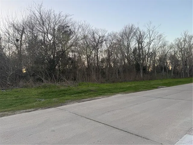 $525,000 | Lot 10 Reunion, Violet, LA 70092