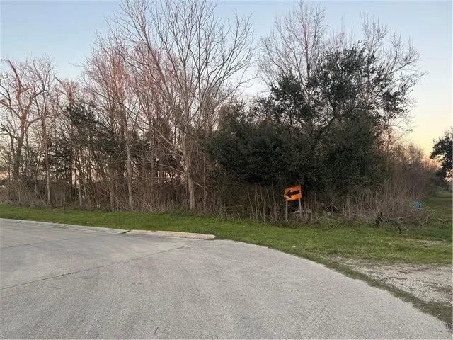 $525,000 | Lot 10 Reunion, Violet, LA 70092