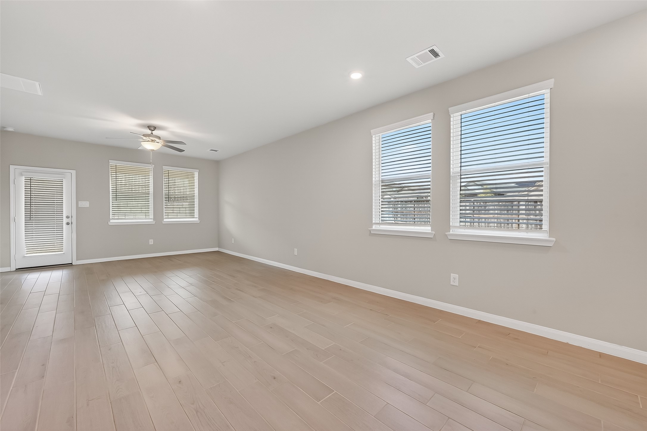 2035 Myrtle Oak Street Conroe, TX 77304 - Photo 13 of 38