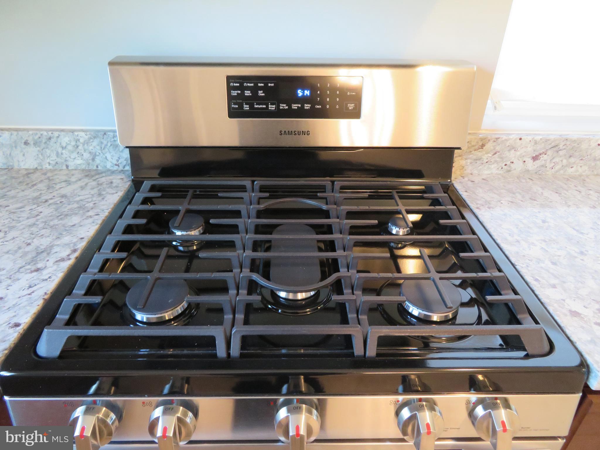 4005 Pimlico Road Baltimore, MD 21215 - Photo 17 of 45 Kitchen - 5 Sealed Gas Burner Stove