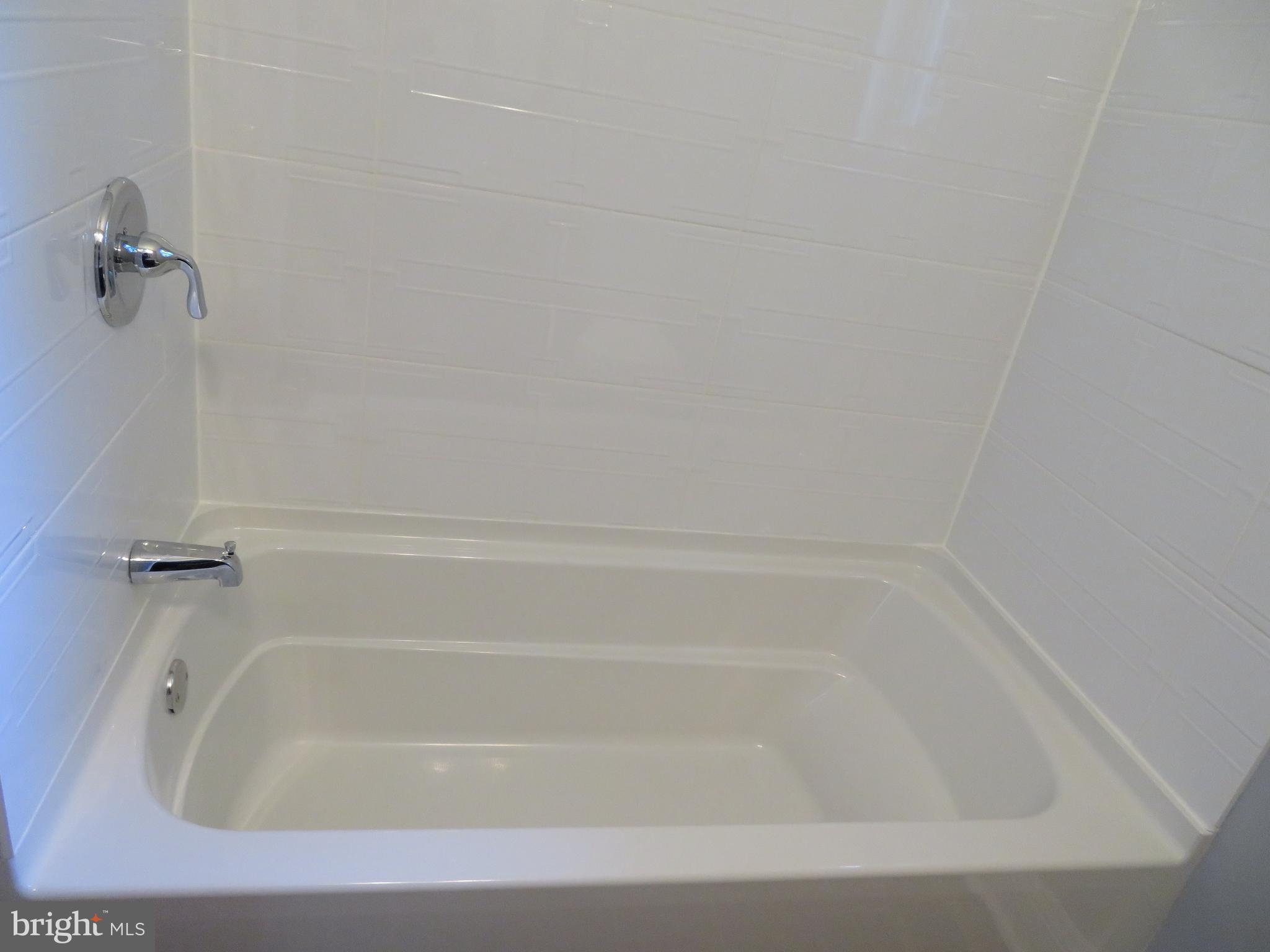 4005 Pimlico Road Baltimore, MD 21215 - Photo 29 of 45 2nd Level Bath - Tub Shower