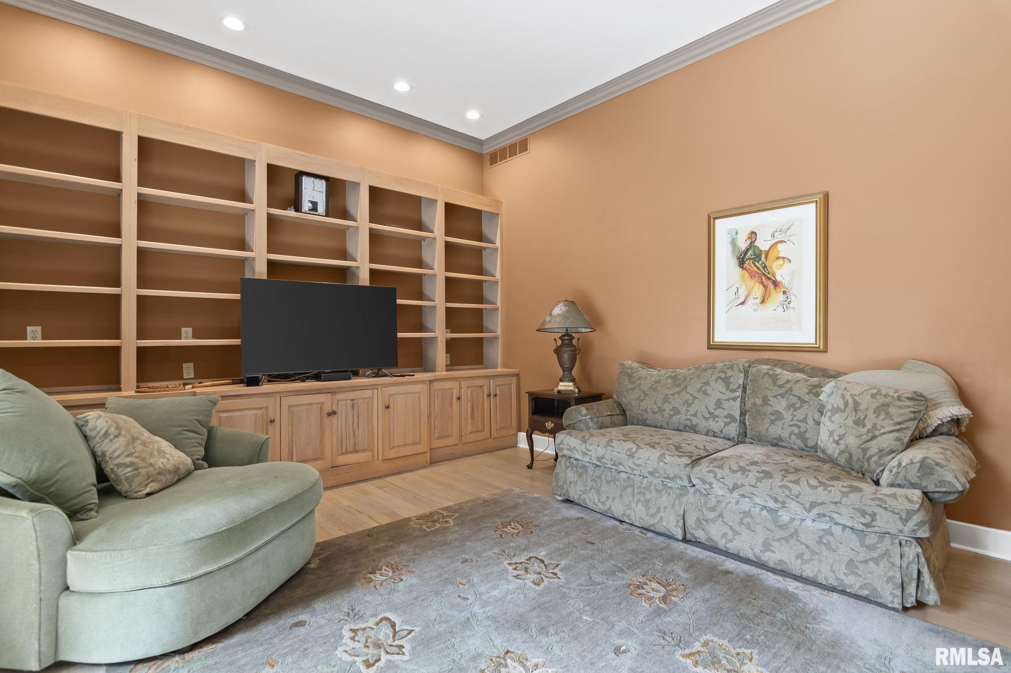 843 Coventry Point Springfield, IL 62702 - Photo 14 of 99