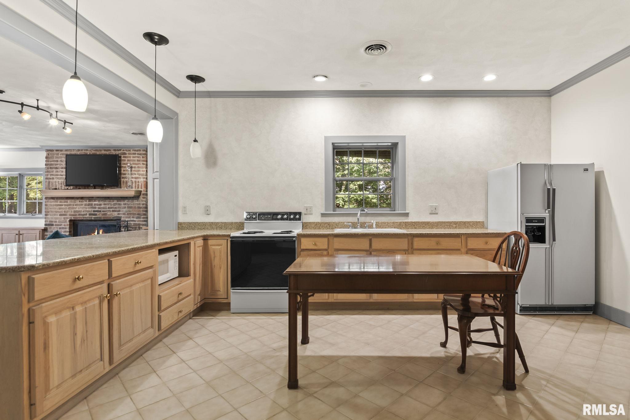 843 Coventry Point Springfield, IL 62702 - Photo 64 of 99