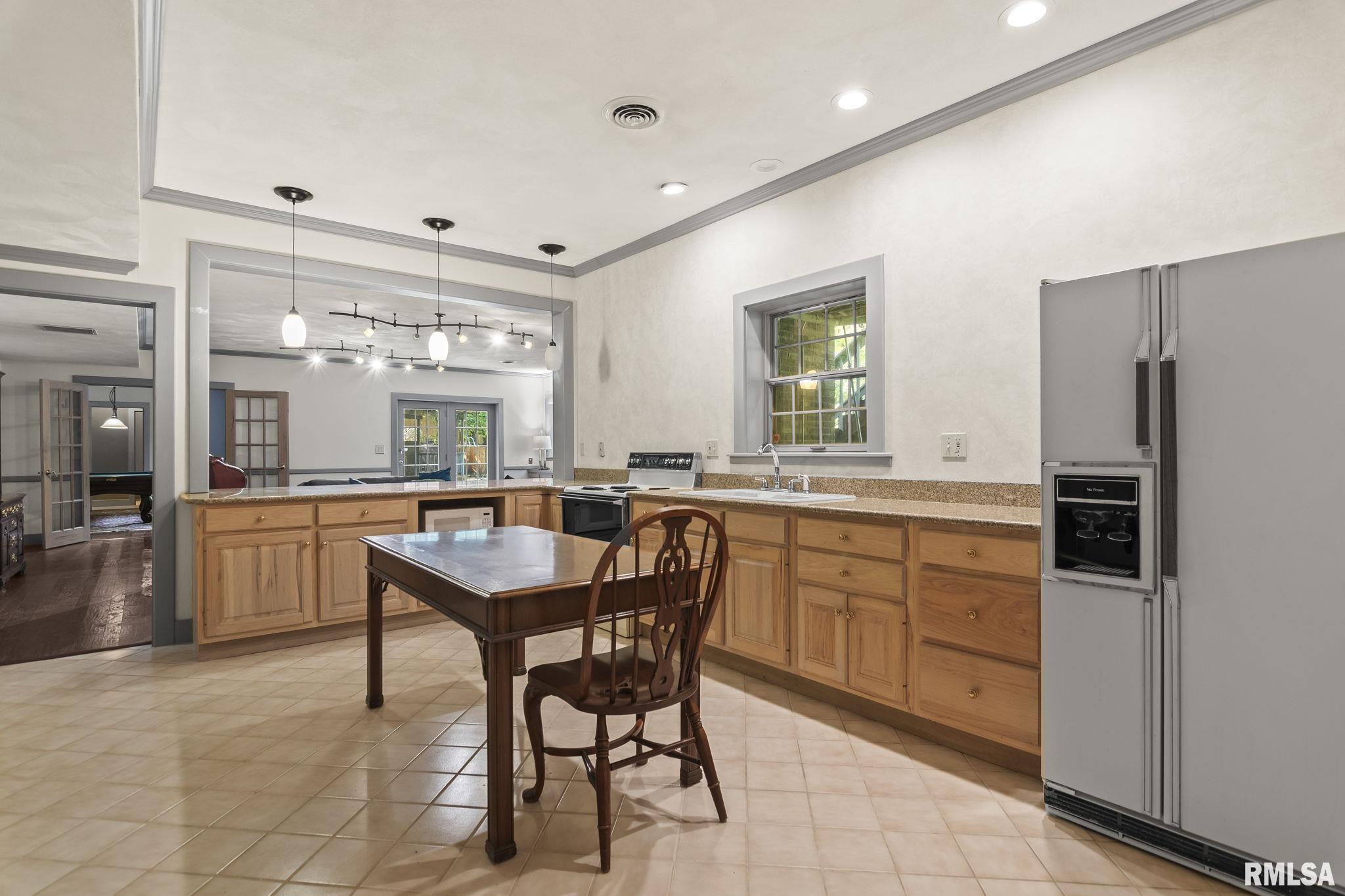 843 Coventry Point Springfield, IL 62702 - Photo 65 of 99