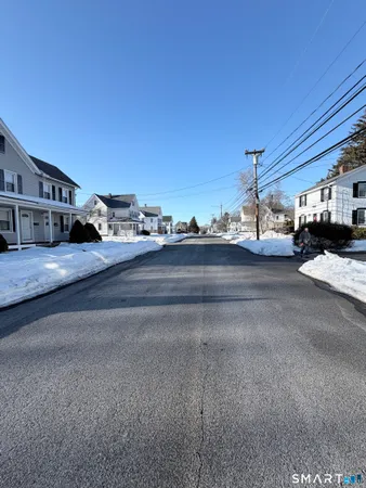 $2,000 | 79 Meadow Street, Seymour, CT 06483
