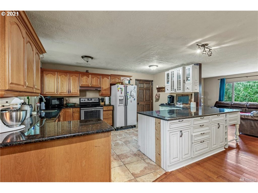 784 Carroll Road Kelso, WA 98626 - Photo 9 of 18 Gallery Image 9