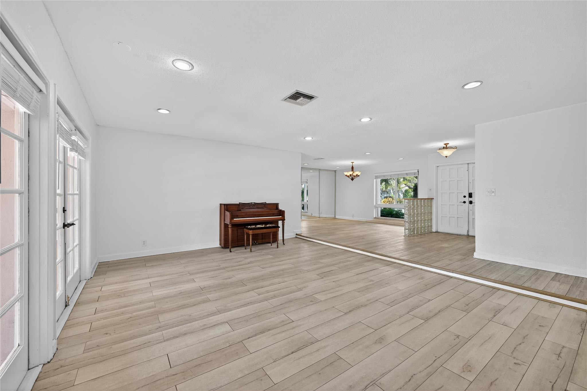 7420 Southwest 16th Street Plantation, FL 33317 - Photo 6 of 42 Photo 6