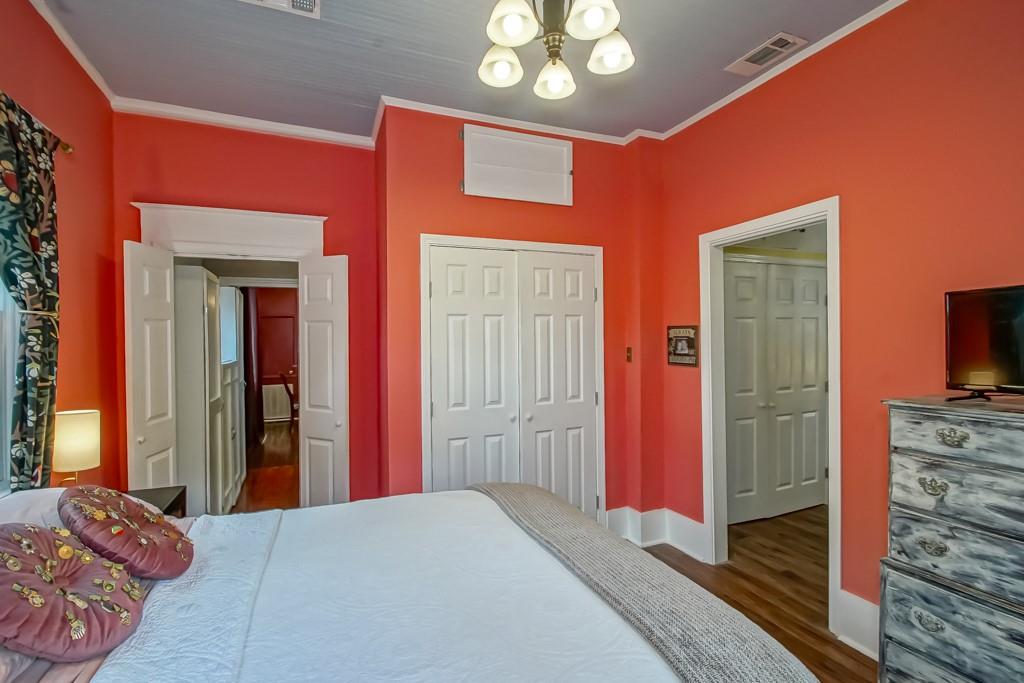 1025 General Pershing Street New Orleans, LA 70115 - Photo 14 of 23