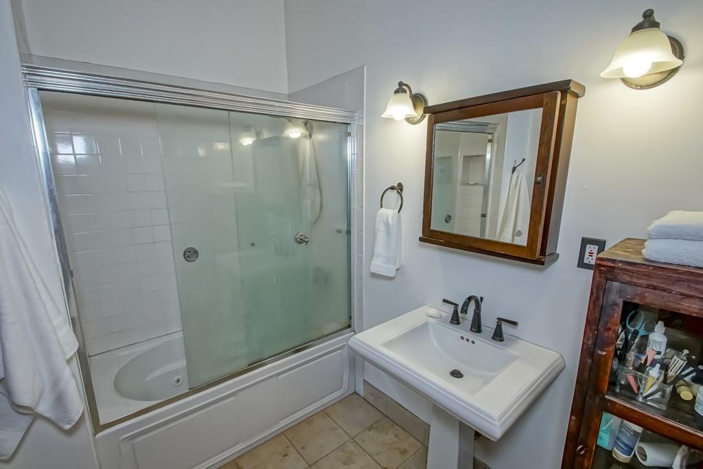 1025 General Pershing Street New Orleans, LA 70115 - Photo 15 of 23