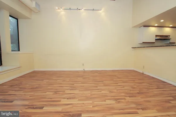 $1,500 | 301 Race Street, Unit 106, Philadelphia, PA 19106