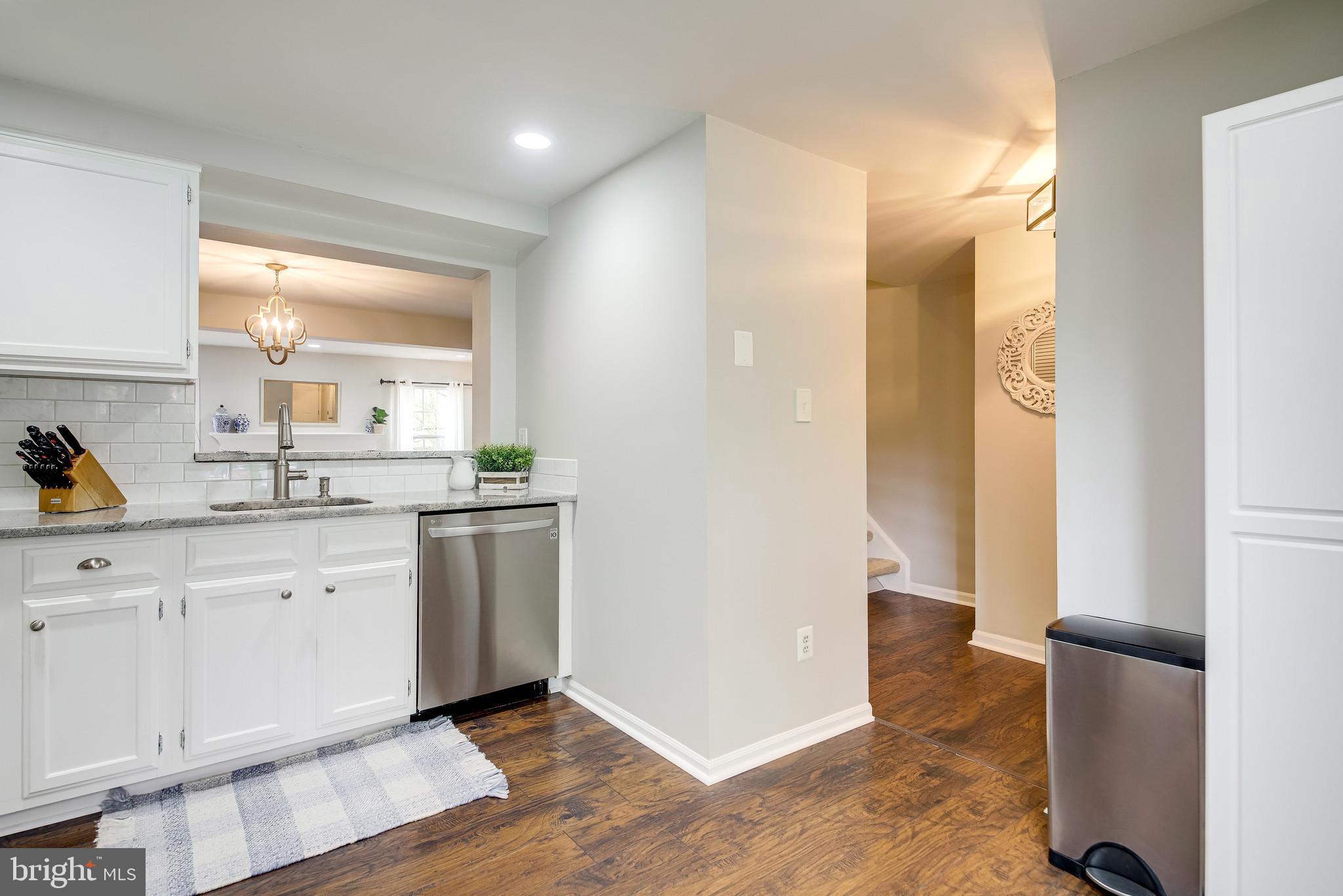 1490 Autumn Ridge Circle Reston, VA 20194 - Photo 5 of 60 Granite Countertops