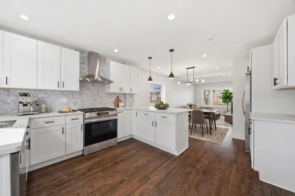 $364,900 | 7851 Suburban Lane, Bridgeview, IL 60455