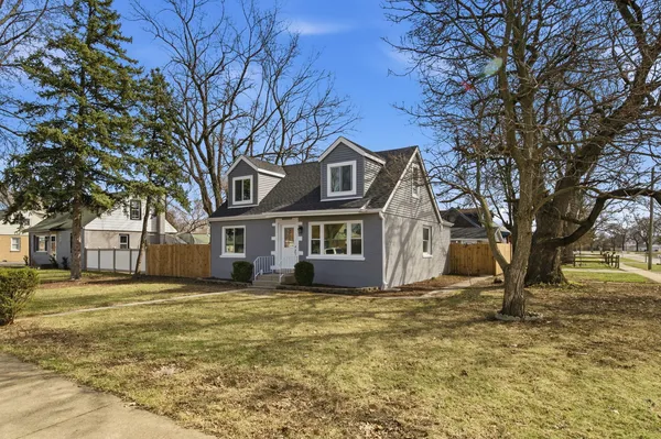 $364,900 | 7851 Suburban Lane, Bridgeview, IL 60455