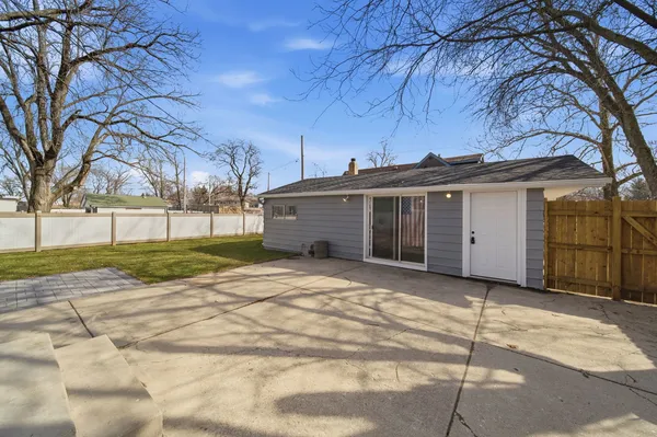 $364,900 | 7851 Suburban Lane, Bridgeview, IL 60455