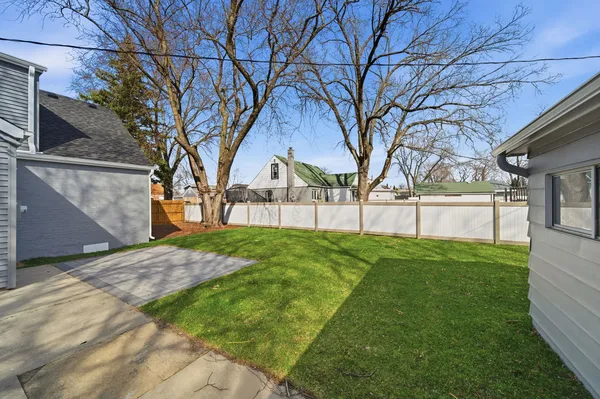 $364,900 | 7851 Suburban Lane, Bridgeview, IL 60455