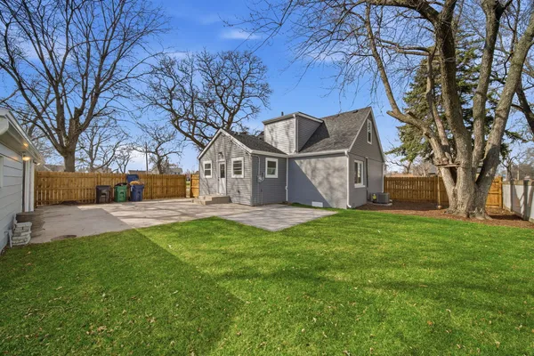 $364,900 | 7851 Suburban Lane, Bridgeview, IL 60455