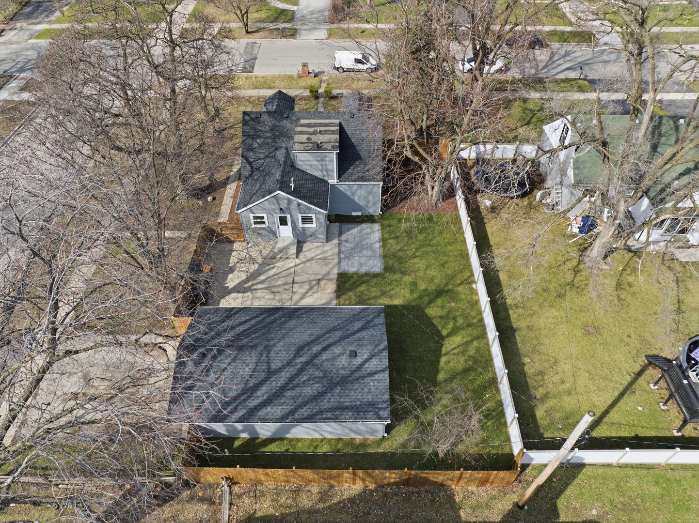 7851 Suburban Lane Bridgeview, IL 60455 - Photo 47 of 50 a aerial view of a house with a yard