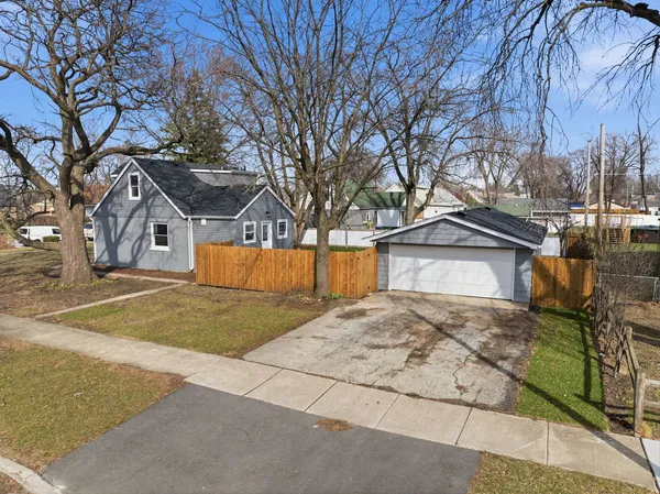 $364,900 | 7851 Suburban Lane, Bridgeview, IL 60455