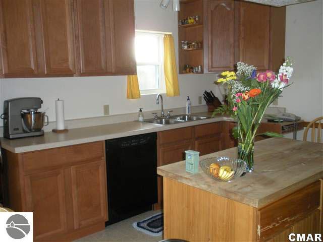 3535 Maple Grv Road Farwell, MI 48622 - Photo 6 of 16 1771982-5.JPG