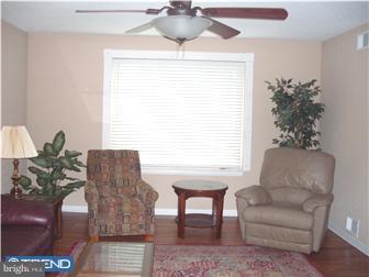 167-4 Echelon Road Voorhees, NJ 08043 - Photo 4 of 12 Living Room