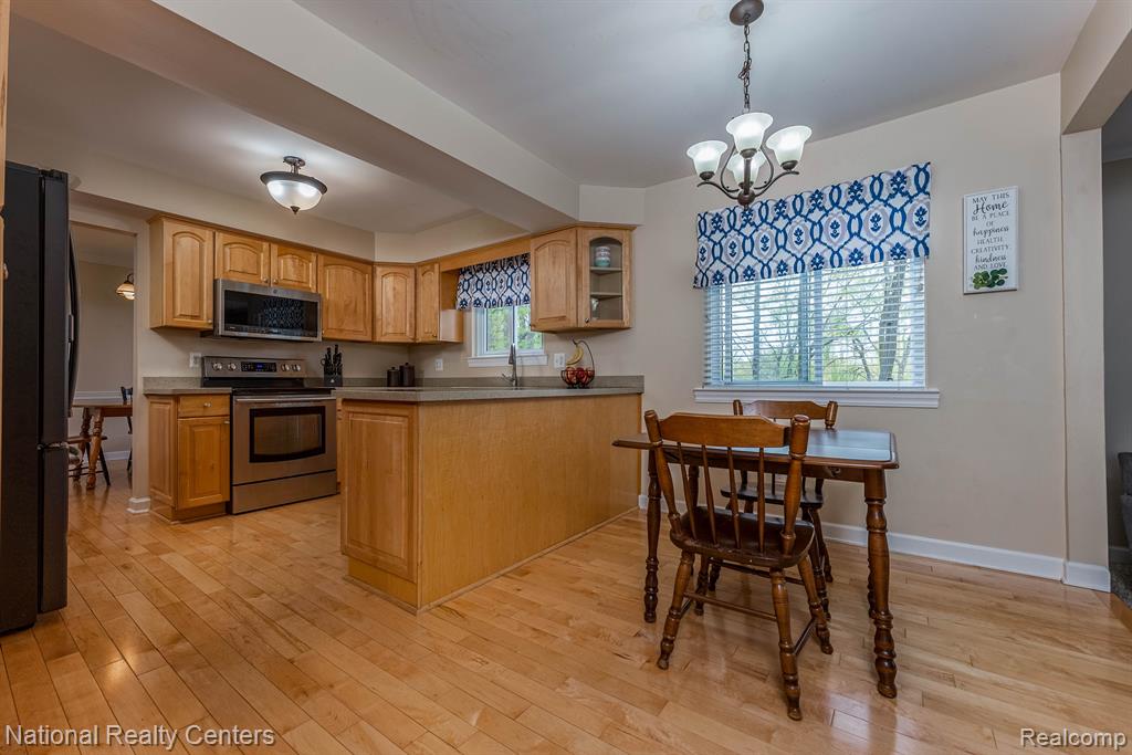 35810 Smithfield Road Farmington, MI 48335 - Photo 13 of 46