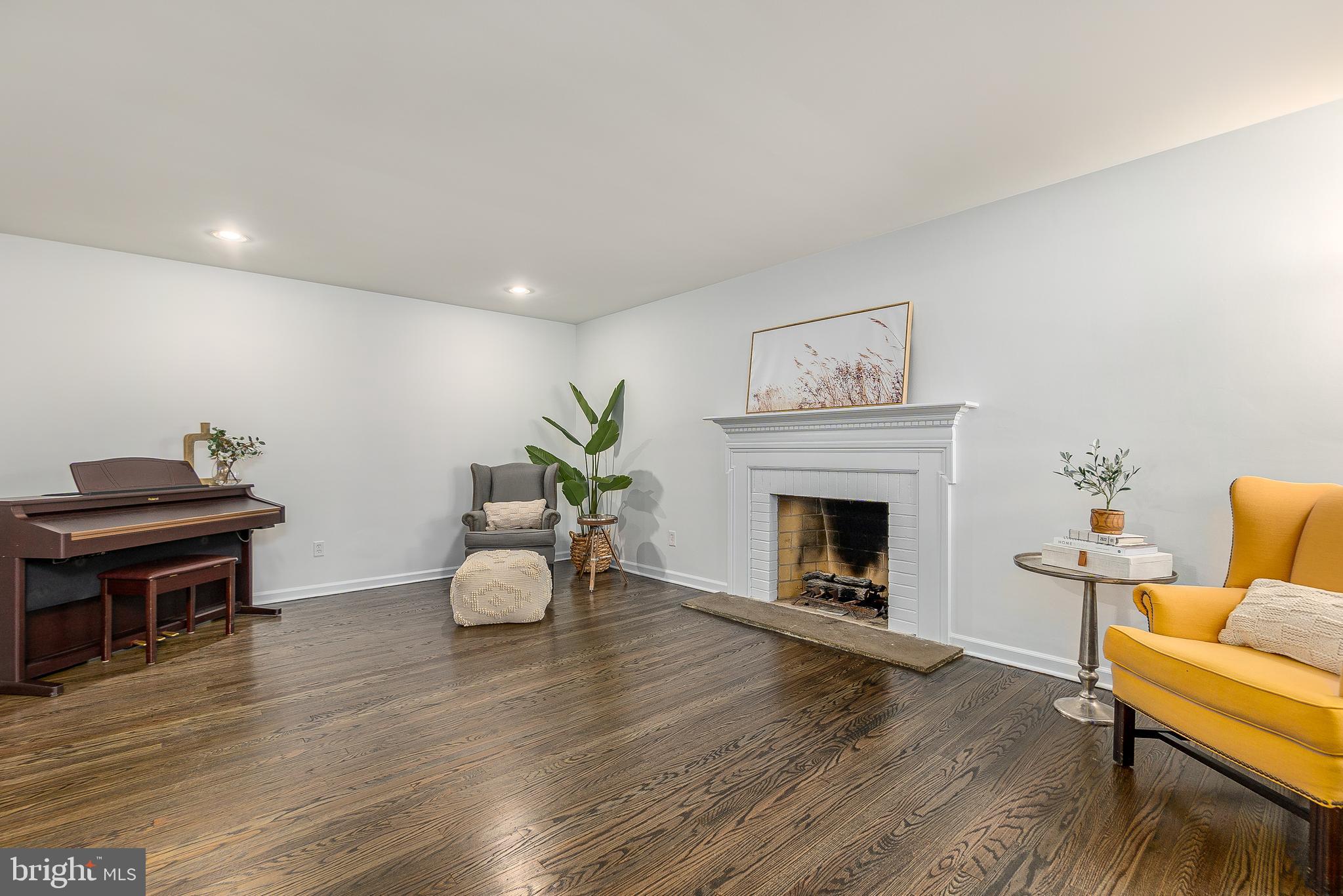 2120 North Providence Road Media, PA 19063 - Photo 10 of 60 Living Room