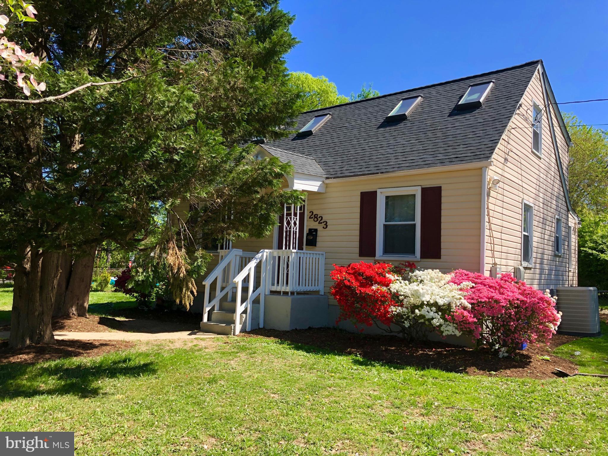 2823 Lindell Street Silver Spring, MD 20902 - Photo 2 of 55 Colorful home w/ skylights
