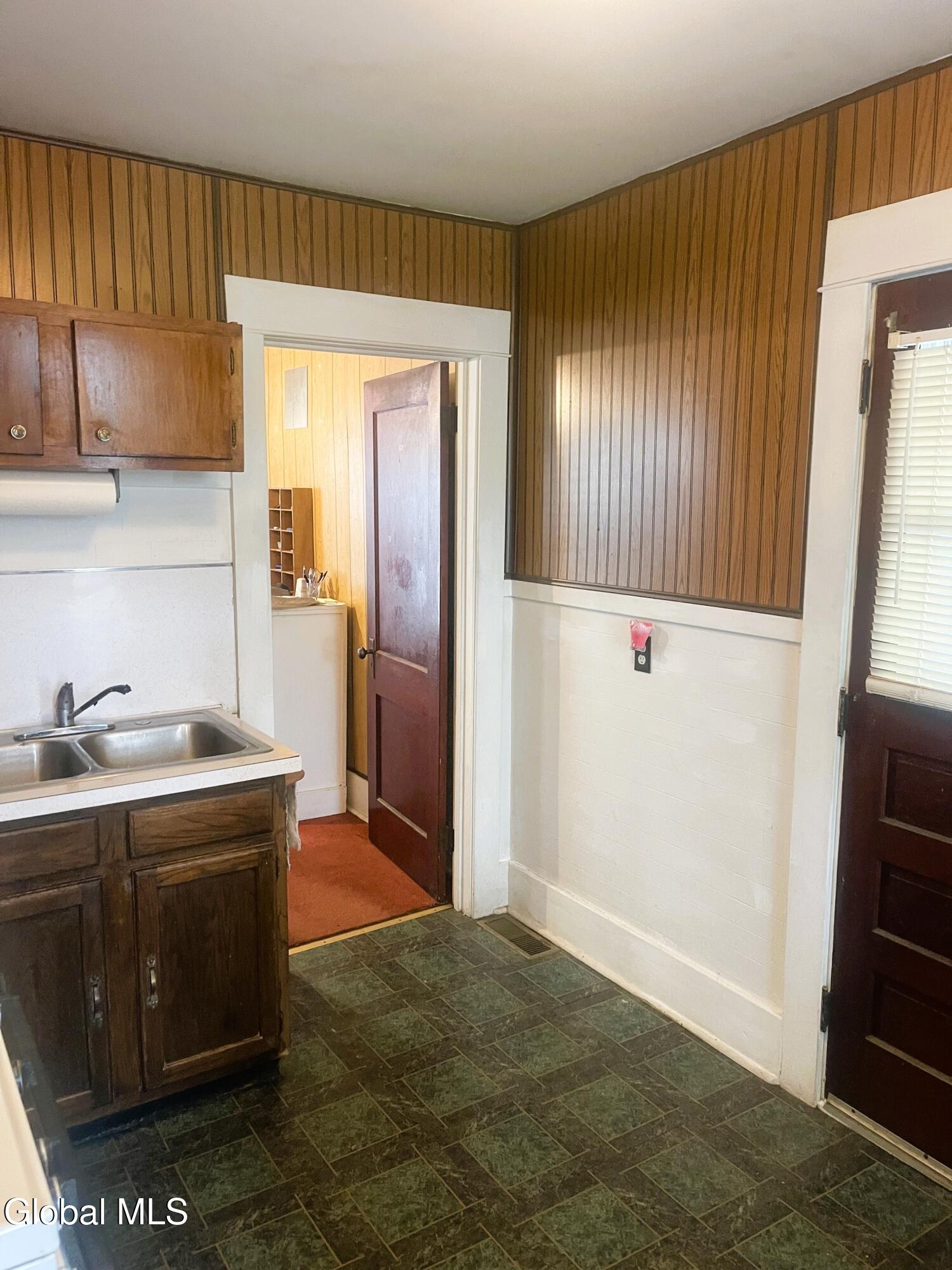 1928 Broad Street Schenectady, NY 12306 - Photo 19 of 48 22