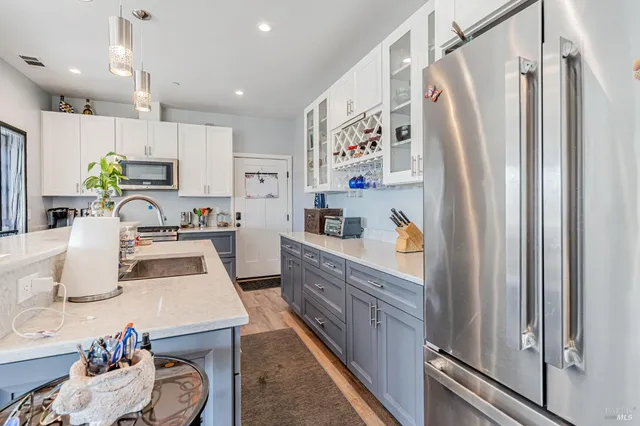 $1,675,000 | 268 Eucalyptus Road, Petaluma, CA 94952