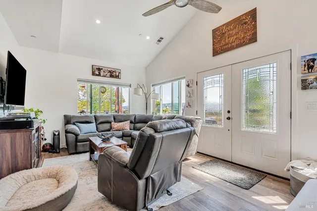 $1,675,000 | 268 Eucalyptus Road, Petaluma, CA 94952