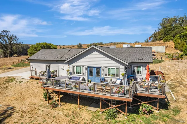 $1,675,000 | 268 Eucalyptus Road, Petaluma, CA 94952