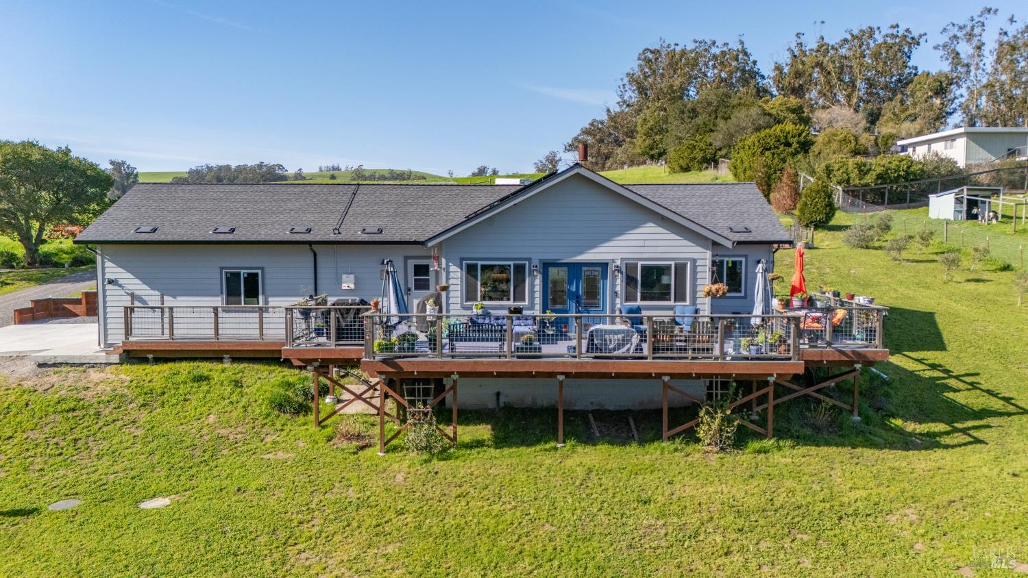 268 Eucalyptus Road Petaluma, CA 94952 - Photo 2 of 48